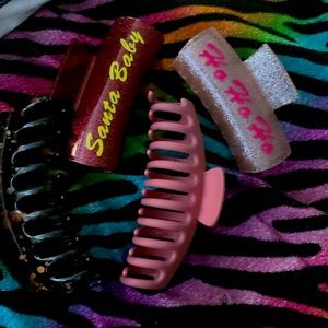 I’m selling claw lips